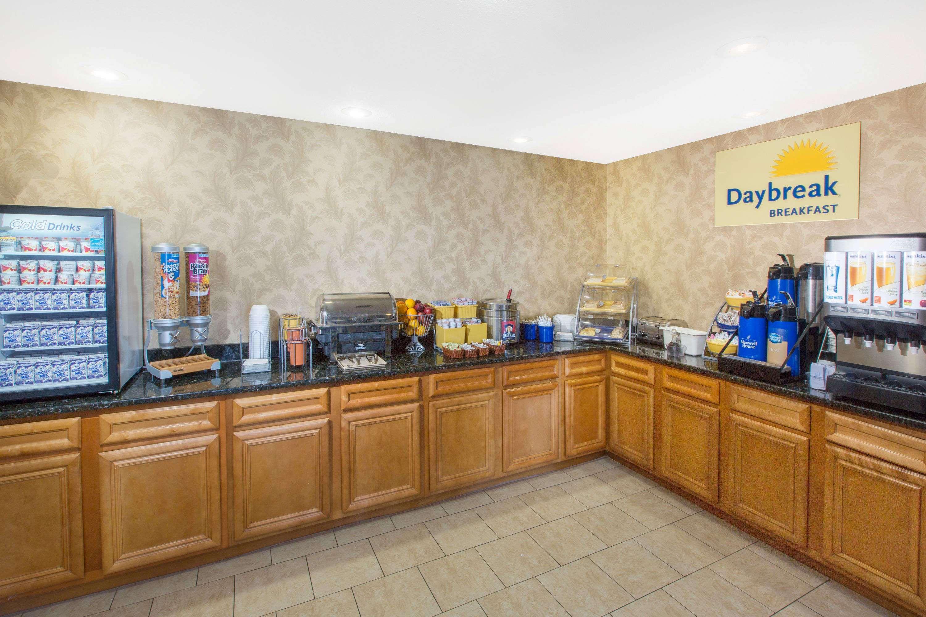 Days Inn By Wyndham Lonoke Eksteriør bilde