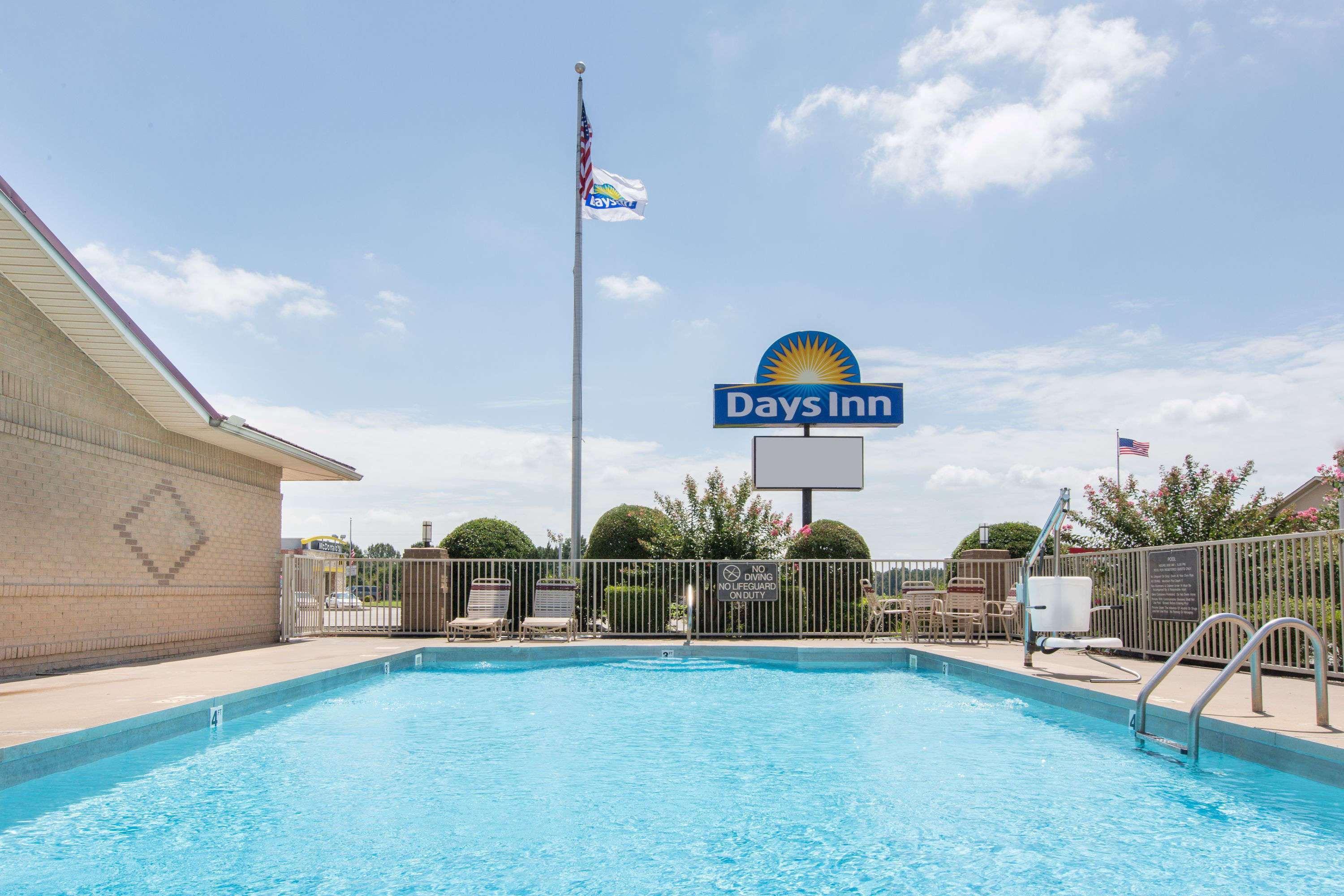 Days Inn By Wyndham Lonoke Eksteriør bilde